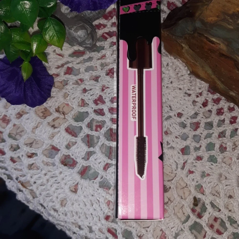🆕THE BIG EYES PRIZE 12 HOUR WEAR BLACK VOLUME MASCARA AND EYELINER BOXED SET